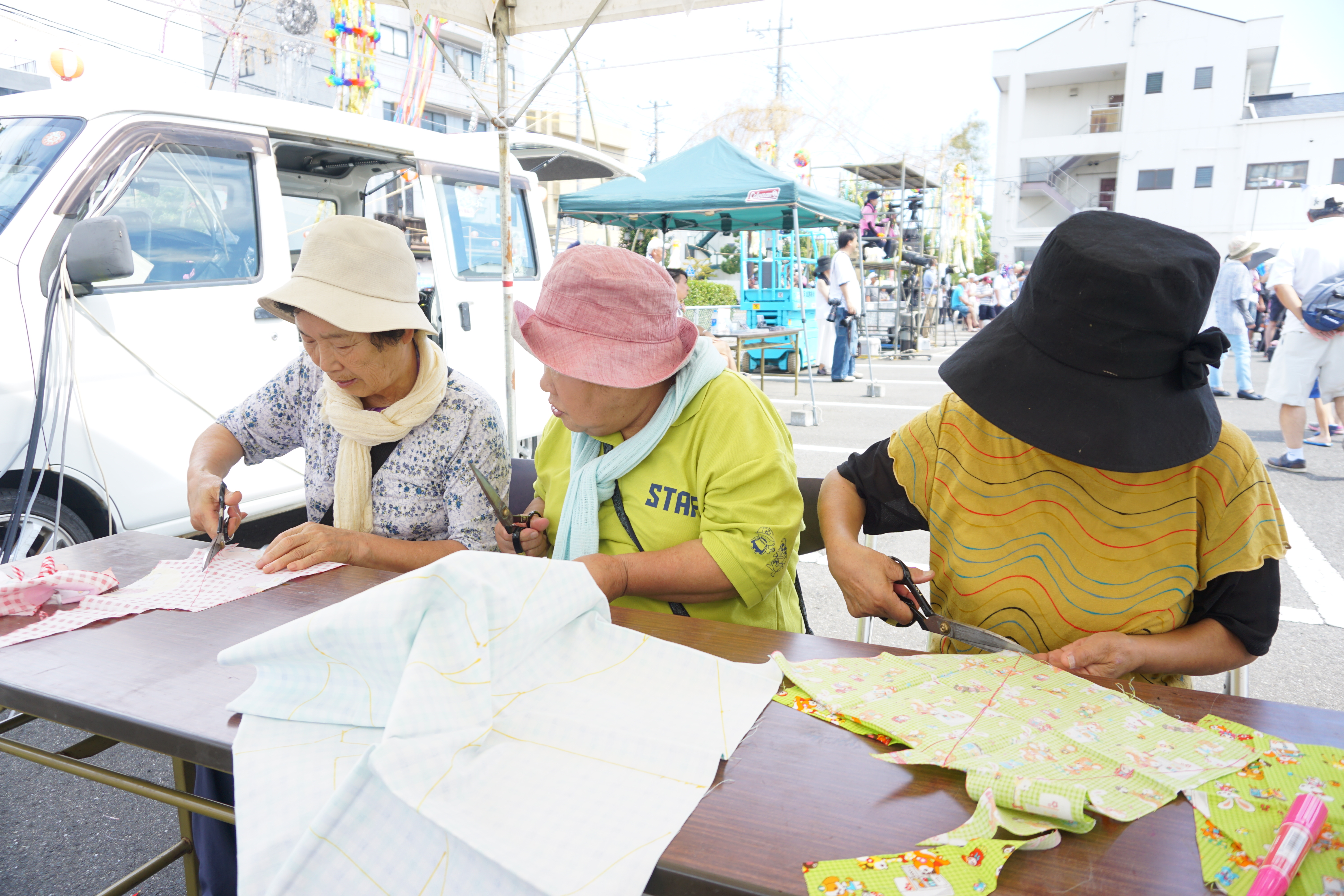布を切るところから作る（大人）