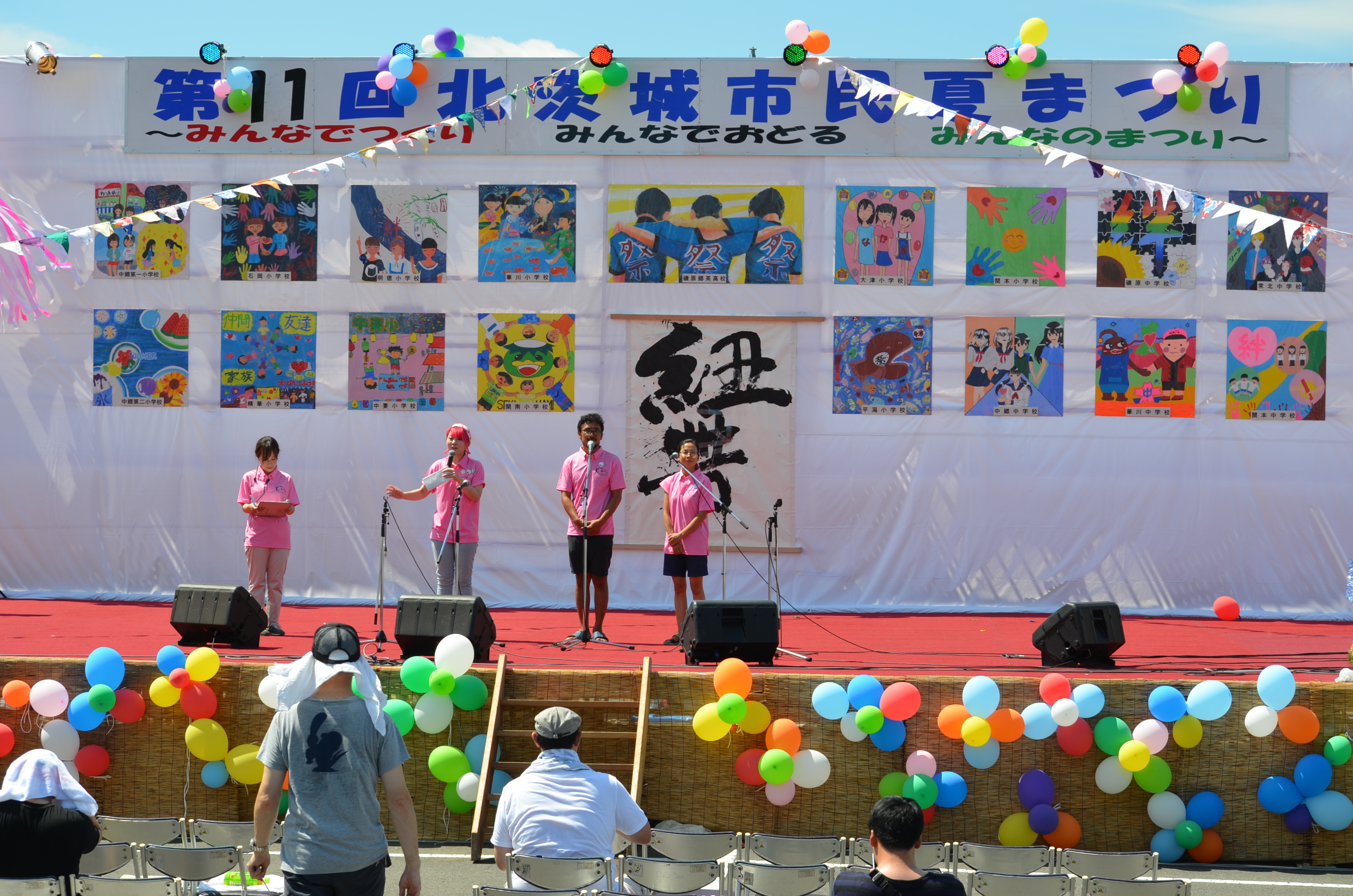 ステージでのＰＲ＆ガーランド飾り